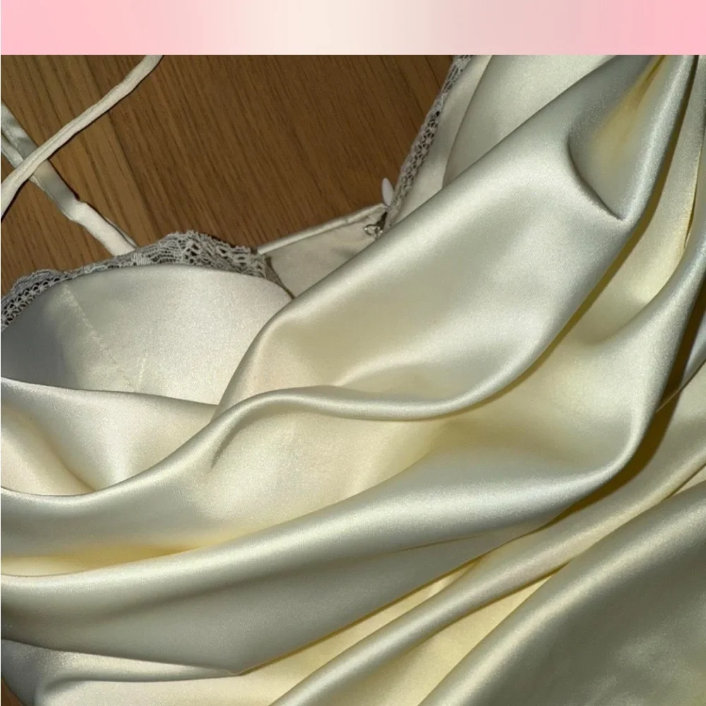 Oh Polly All For You lace trim satin mini cowl neck dress in oyster white - Picture 7 of 7